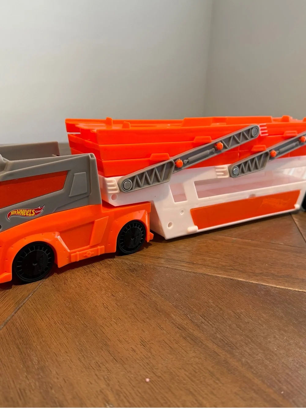 Hot Wheels Mega Hauler Car Holder Semi Truck Carrier for 50 Diecast Vehicles